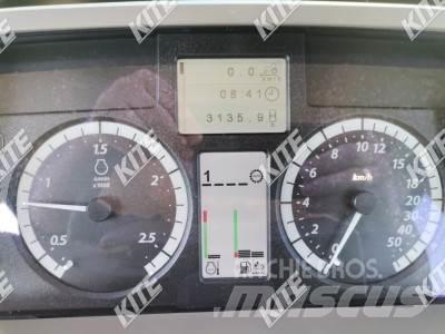John Deere 6135M الجرارات