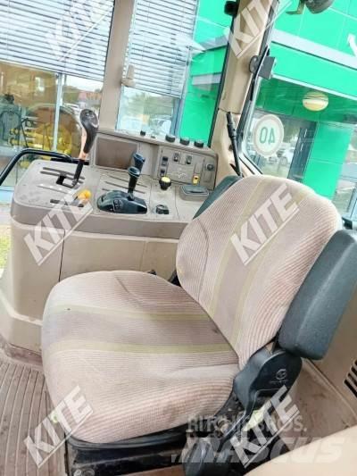 John Deere 6330 الجرارات