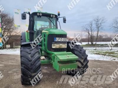 John Deere 7430 الجرارات
