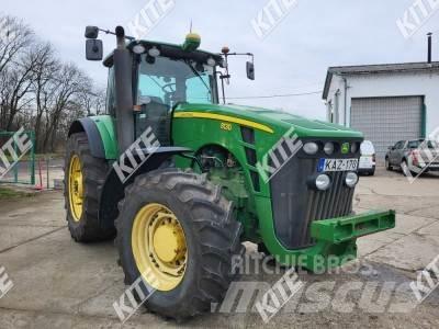 John Deere 8130 الجرارات