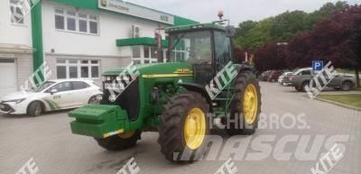 John Deere 8310 الجرارات