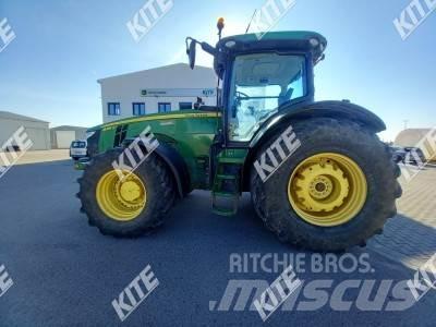 John Deere 8335R الجرارات