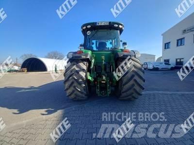 John Deere 8335R الجرارات