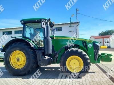 John Deere 8345R الجرارات