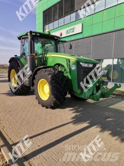 John Deere 8360R الجرارات