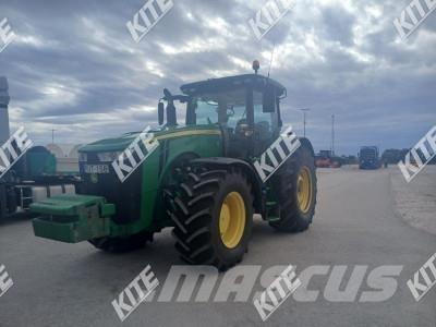 John Deere 8370R الجرارات