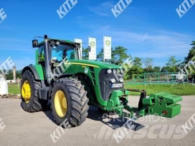 John Deere 8430 الجرارات