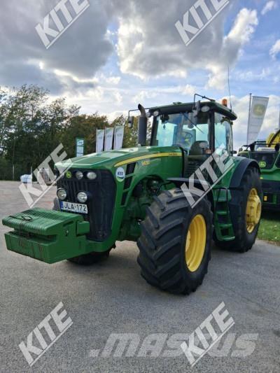 John Deere 8430 الجرارات