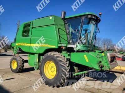 John Deere 9560 WTS 2WD حصادات