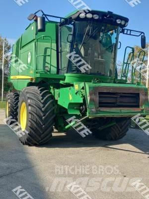 John Deere C670 2WD حصادات