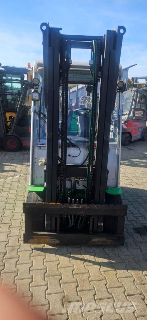 Cesab B 630 شاحنات ذات رافعات شوكية تعمل بالكهرباء