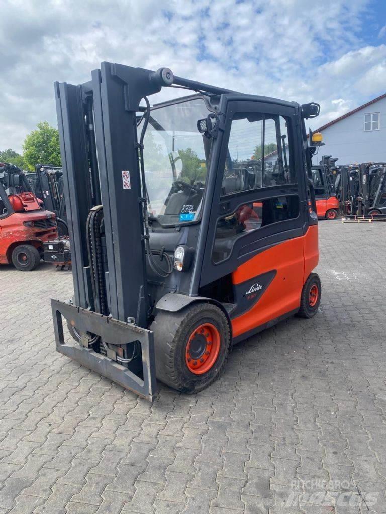 Linde E 50 HL-01 شاحنات ذات رافعات شوكية تعمل بالكهرباء