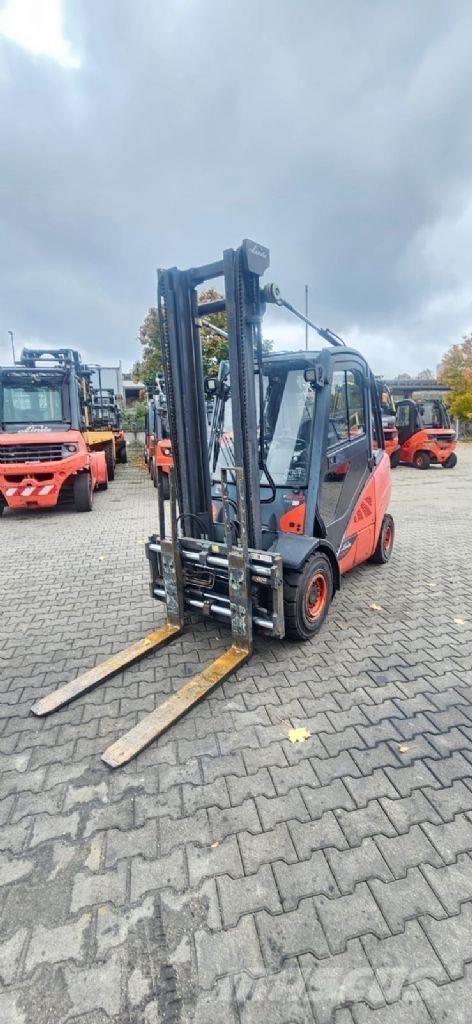 Linde H 30 D-02 شاحنات الديزل