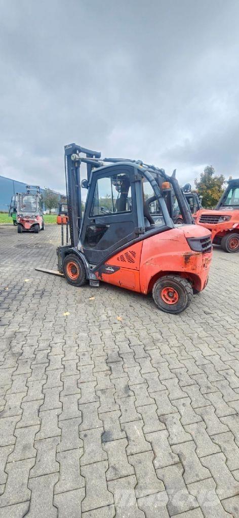 Linde H 30 D-02 شاحنات الديزل
