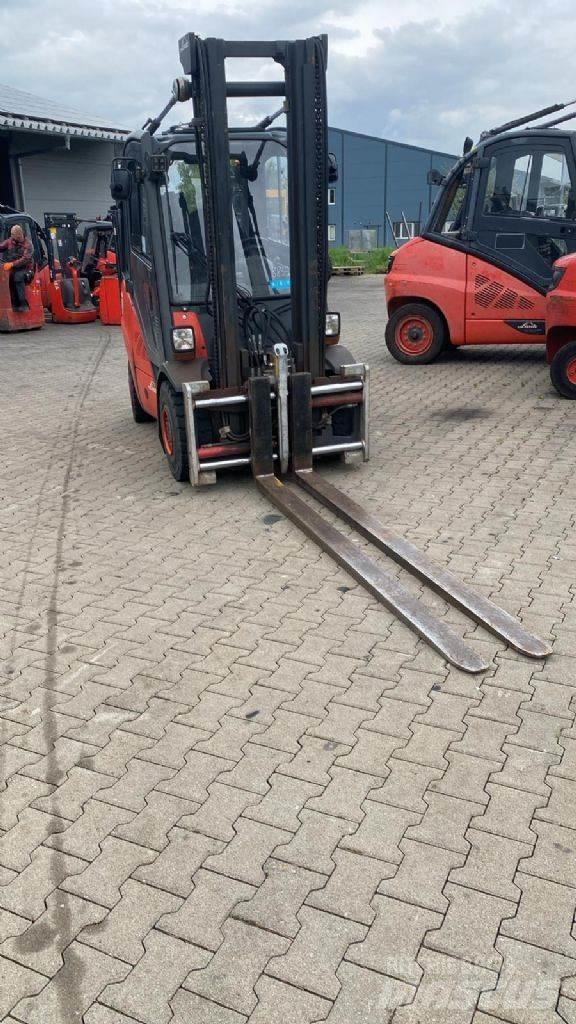 Linde H 35 D-01 شاحنات الديزل