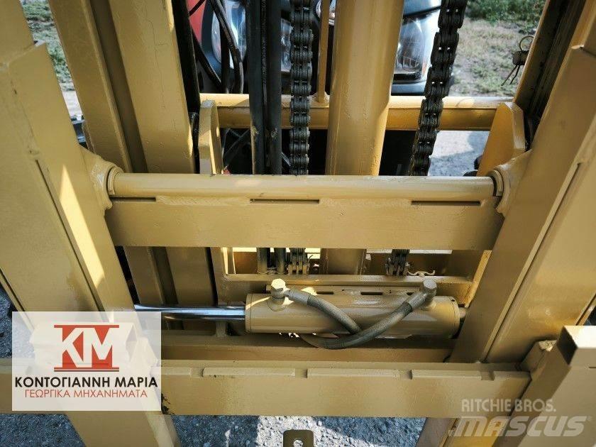Kubota M6060 الجرارات