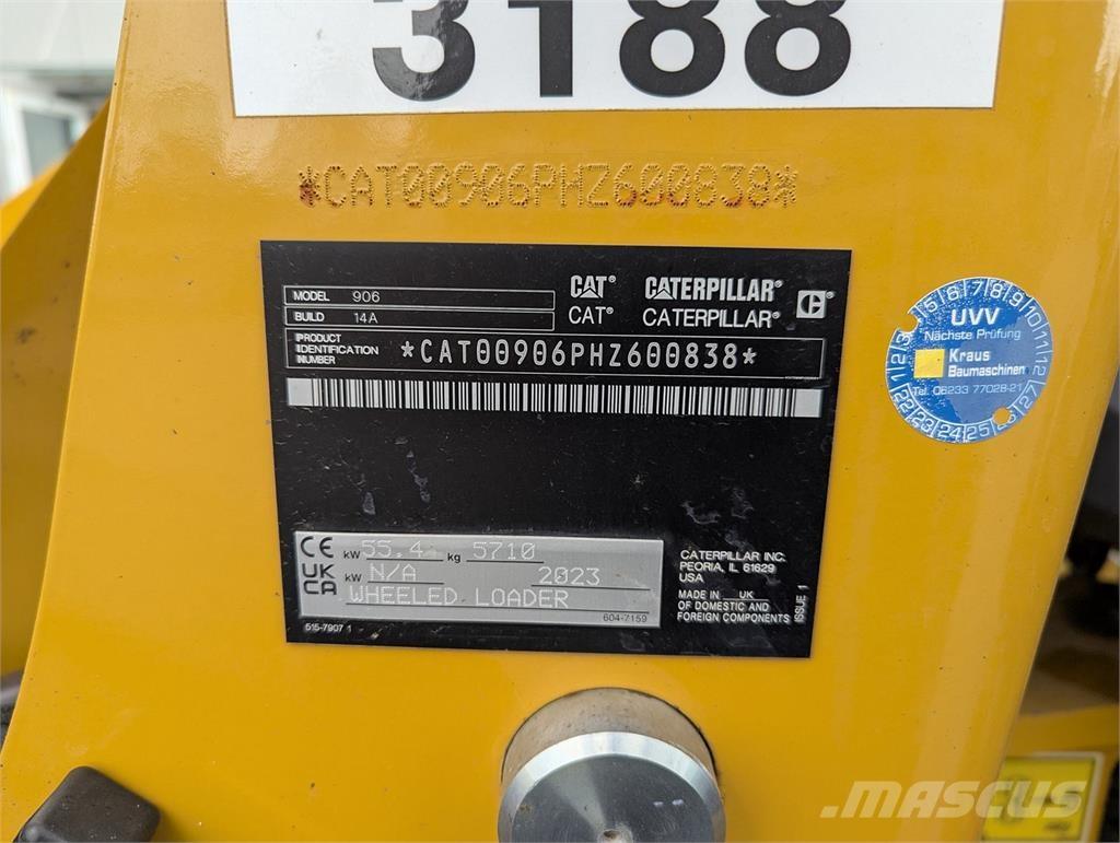 CAT 906 لوادر بعجل