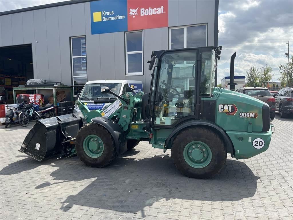 CAT 906 M لوادر بعجل
