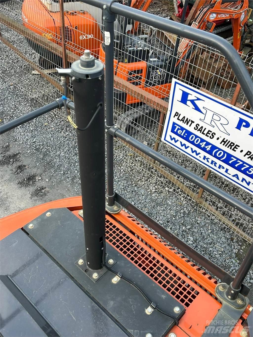 Hitachi ZX130LCN-6 حفارات زحافة