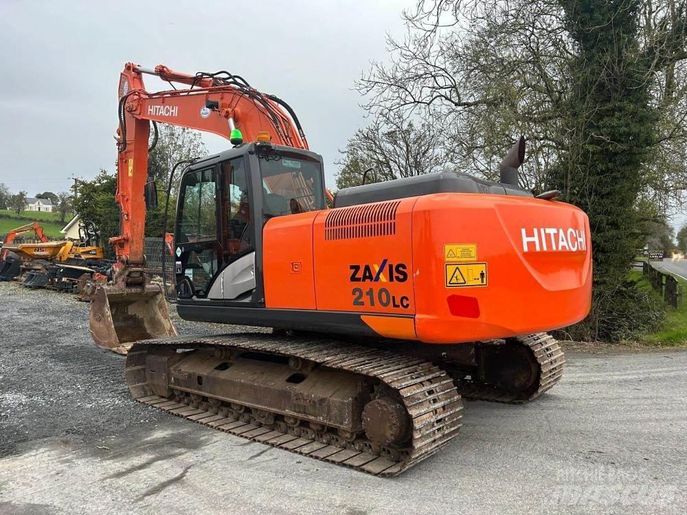 Hitachi ZX210LC-5B حفارات زحافة