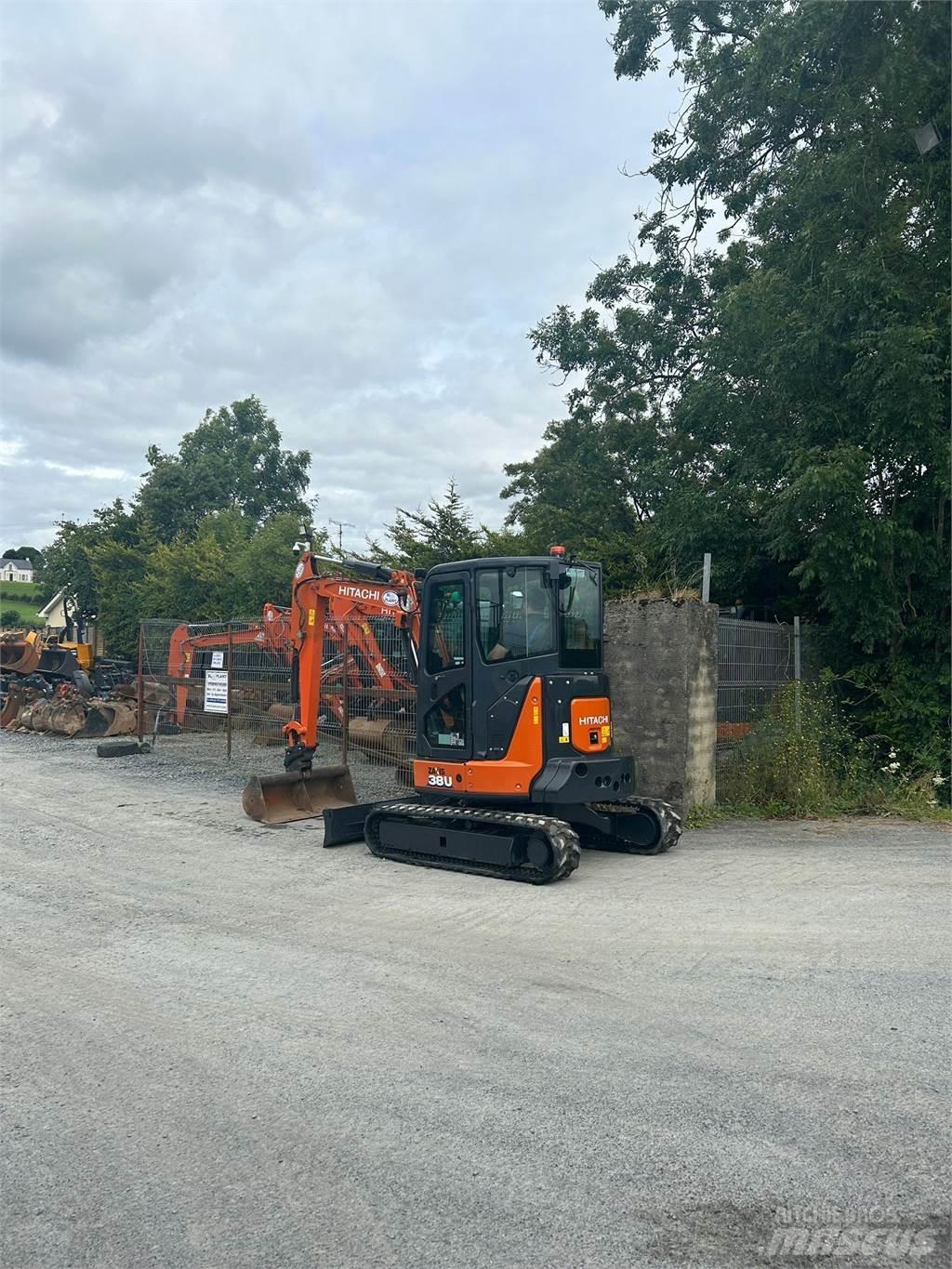 Hitachi ZX38U-6 حفارات زحافة