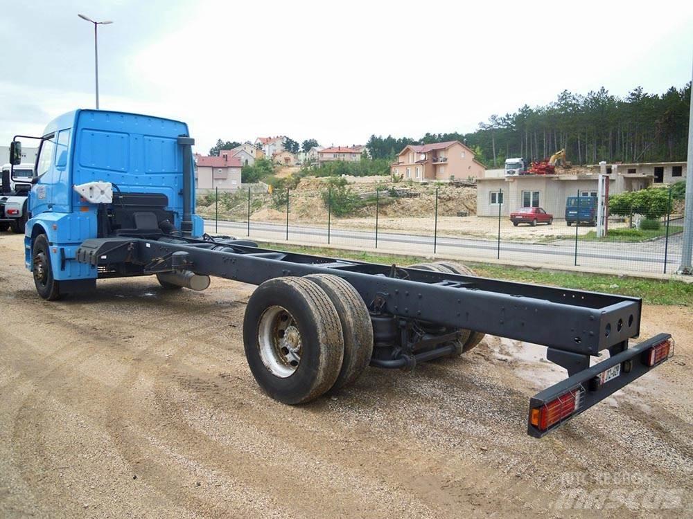 BMC Profesional 625 شاحنات أخرى