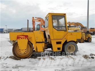 Bomag BW-161AC مداحل ثنائية الاسطوانة