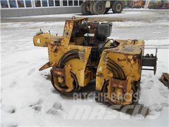 Bomag BW-75AD مداحل ثنائية الاسطوانة
