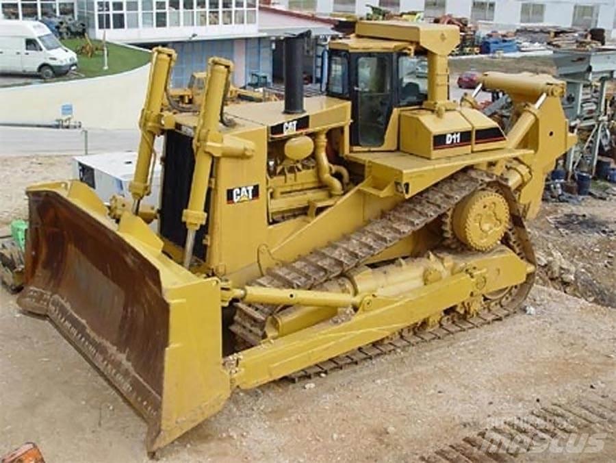 CAT D10 بلدوزرات مجنزرة