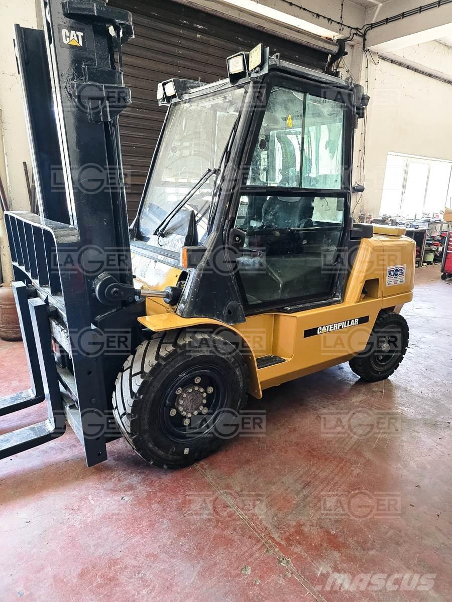 CAT DP45K شاحنات الديزل