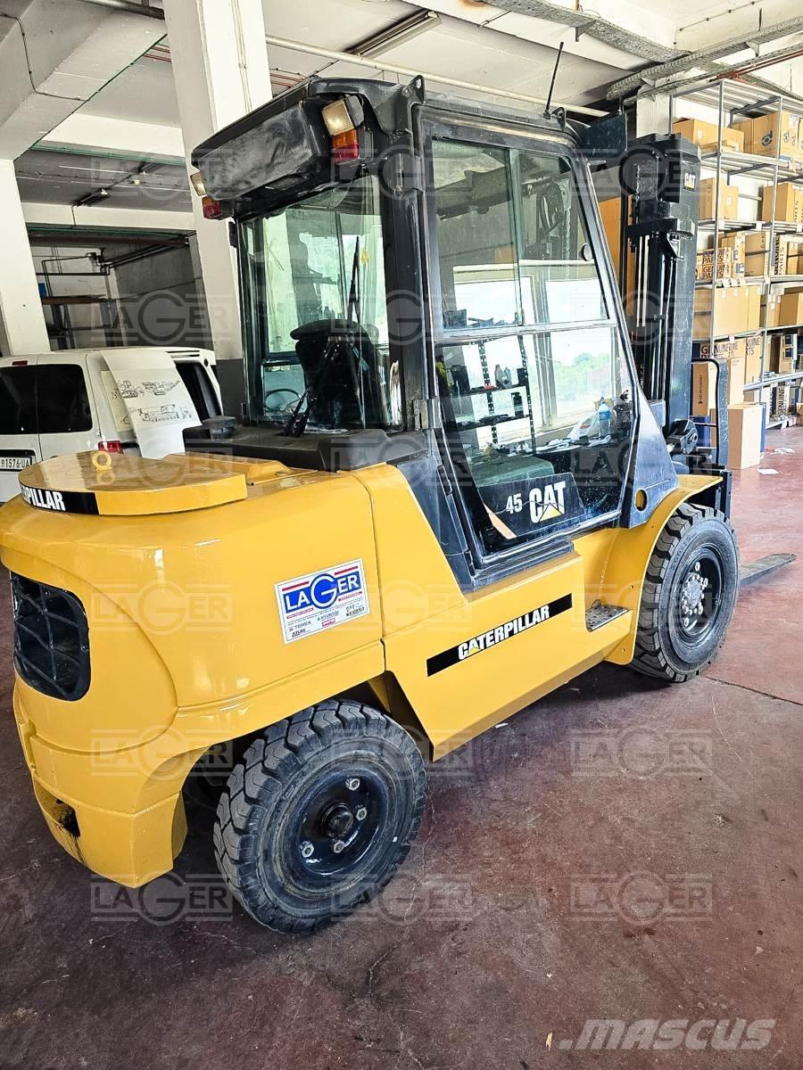 CAT DP45K شاحنات الديزل