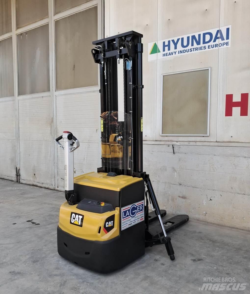 CAT NSP16N2 معدات الرفع منخفض المستوى