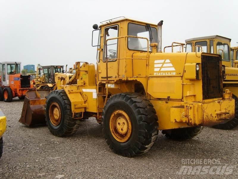 Fiat-Allis 580 FR 15 لوادر بعجل
