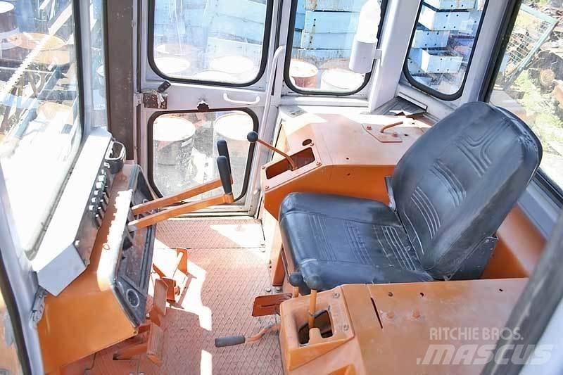 Fiat-Hitachi FD 20 بلدوزرات مجنزرة