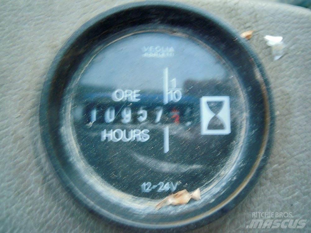 Fiat-Hitachi FR 160.2 لوادر بعجل