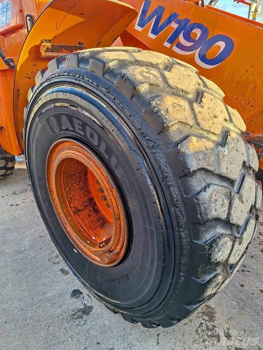 Fiat-Kobelco W190 لوادر بعجل