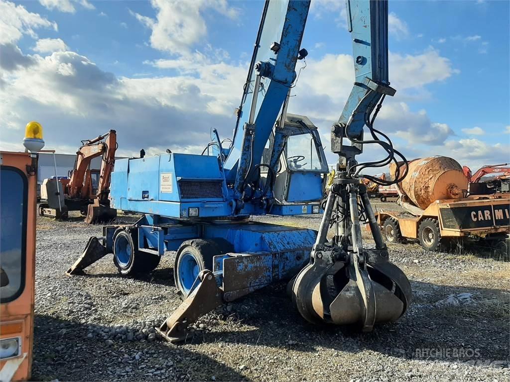 Fuchs F 713,3M مناولات المخلفات / مناولات صناعية