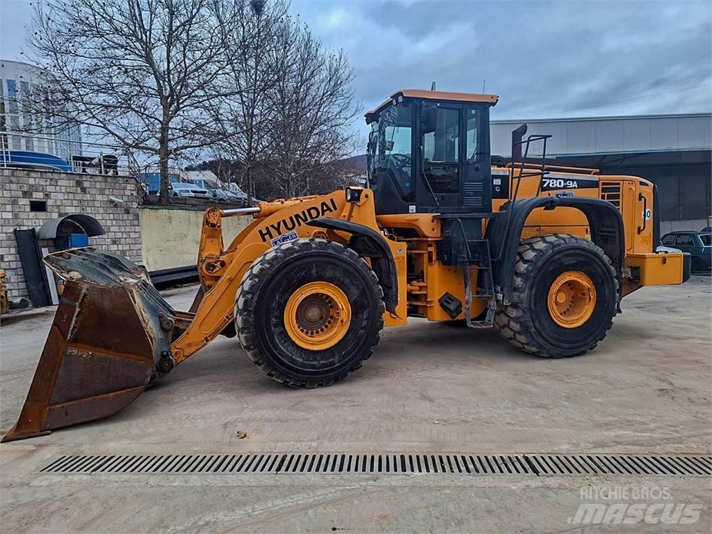 Hyundai HL780-9A لوادر بعجل
