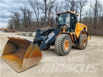 Hyundai HL940XT لوادر بعجل