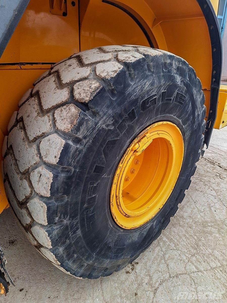 Hyundai HL960 لوادر بعجل