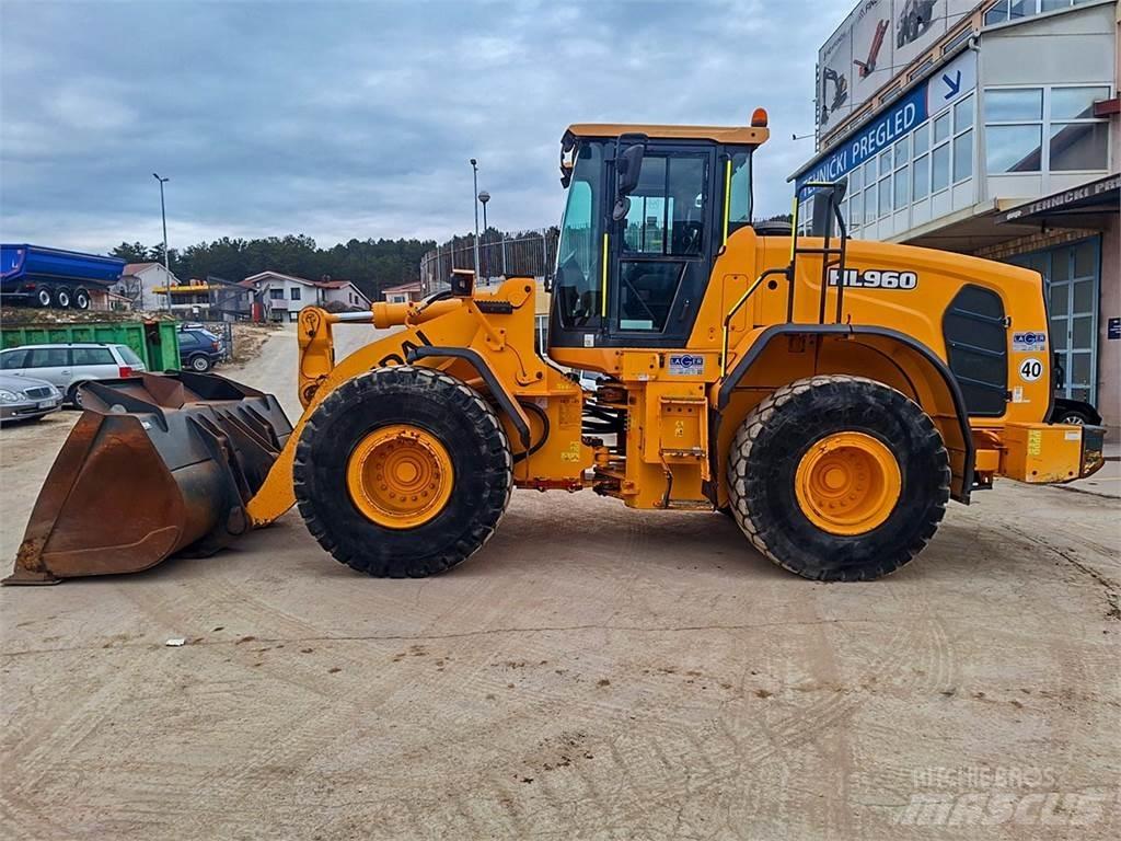 Hyundai HL960 لوادر بعجل