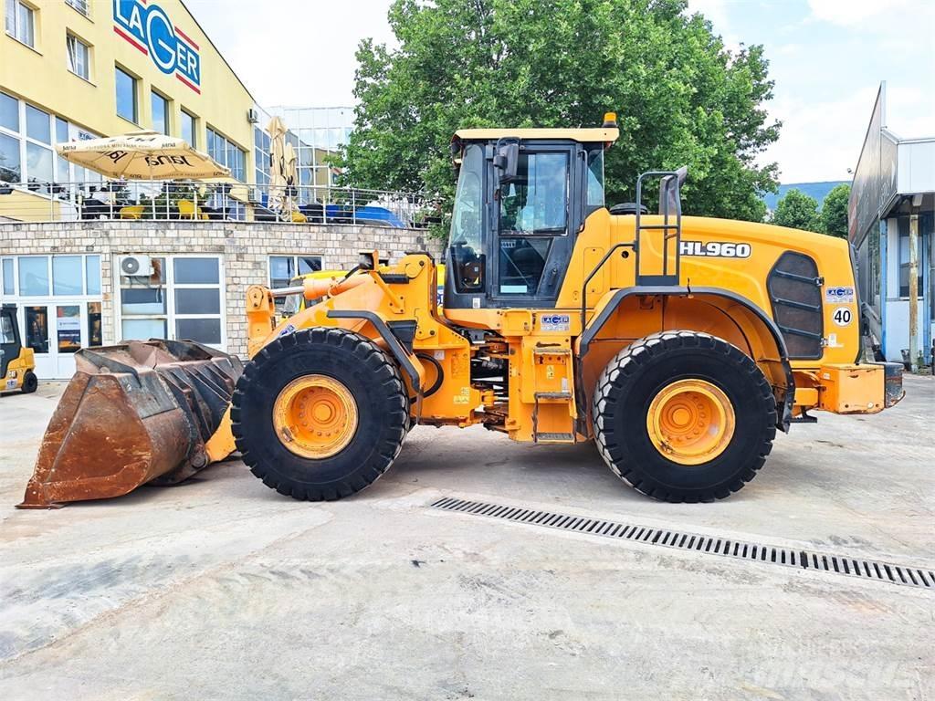 Hyundai HL960 لوادر بعجل