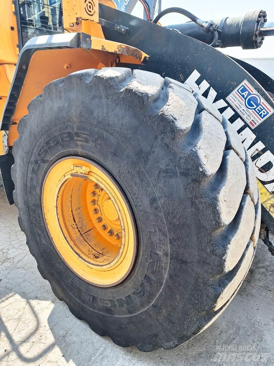Hyundai HL970A لوادر بعجل