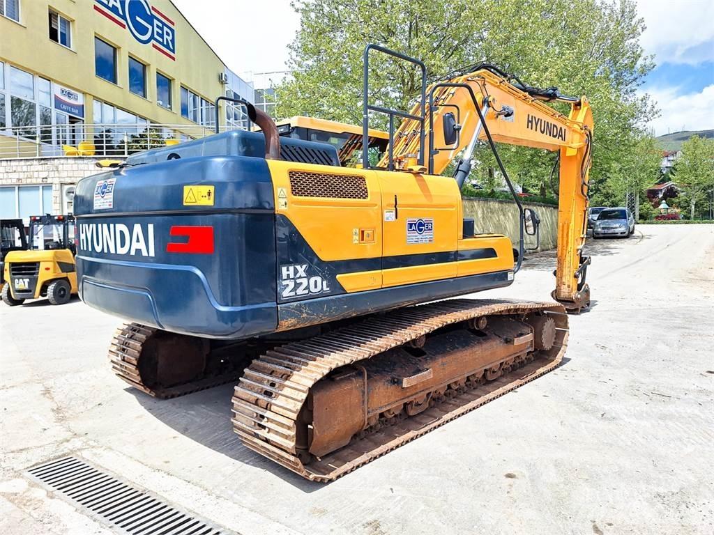 Hyundai HX220L حفارات زحافة