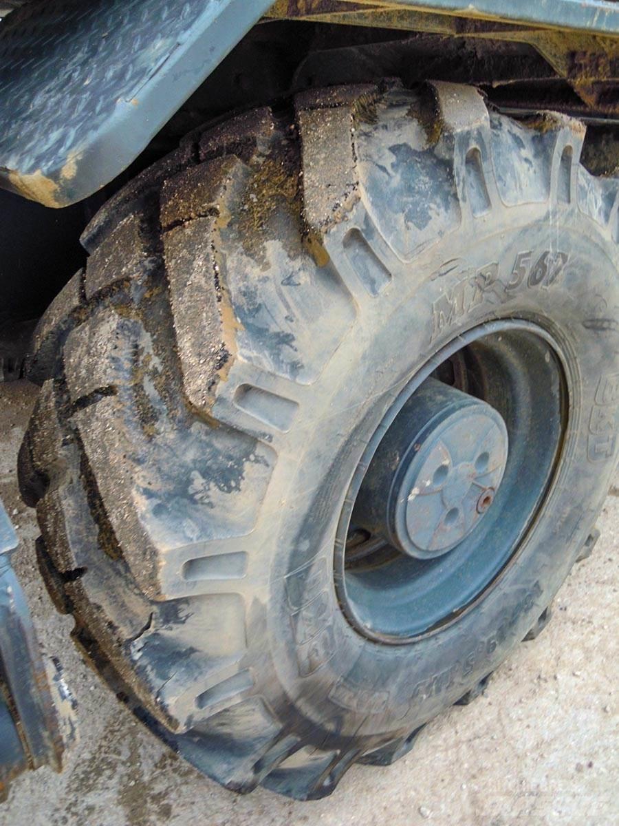 Hyundai R140W-9 حفارات بعجل