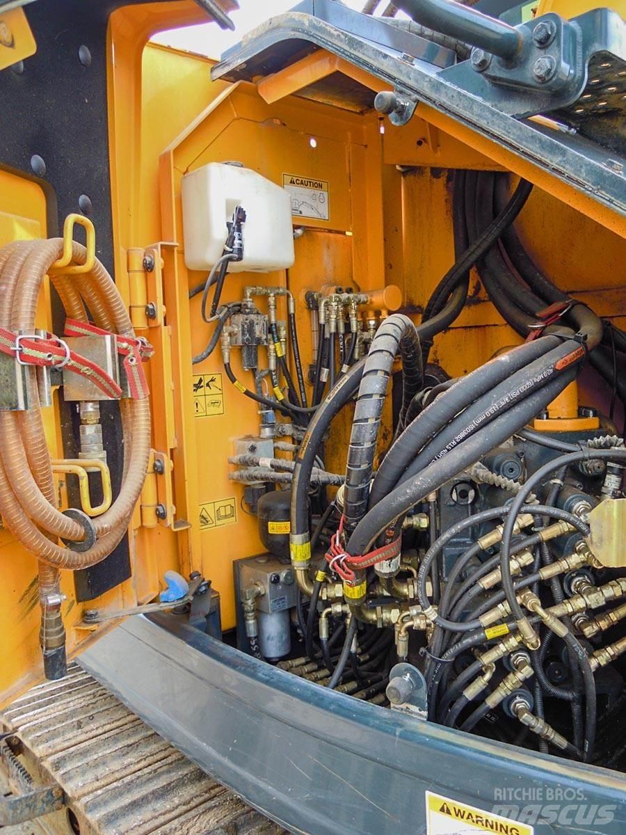 Hyundai R145LCR-9A حفارات زحافة