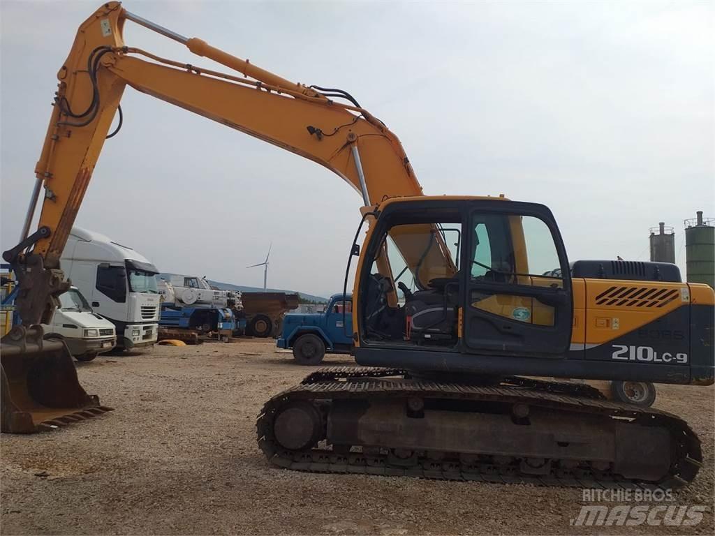 Hyundai R210LC-9 حفارات زحافة