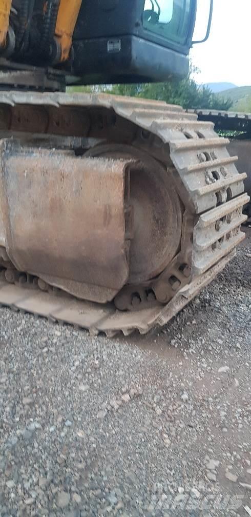 Hyundai R210NLC-7A حفارات زحافة