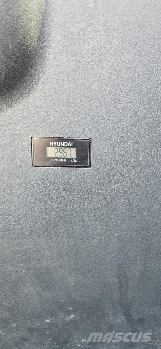 Hyundai R210NLC-9 حفارات زحافة