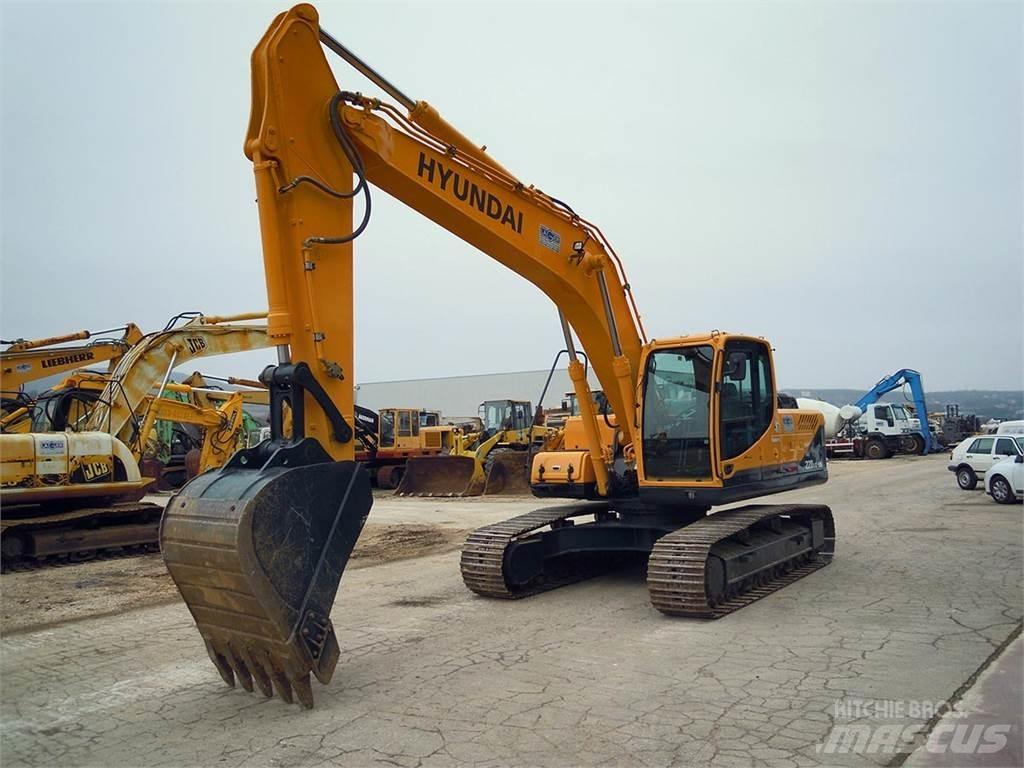Hyundai R220LC-9S حفارات زحافة